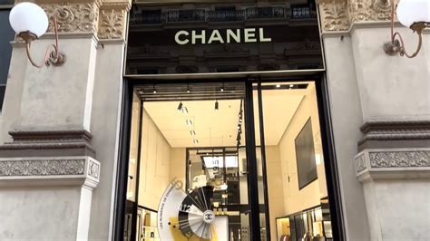 negozi milano chanel
